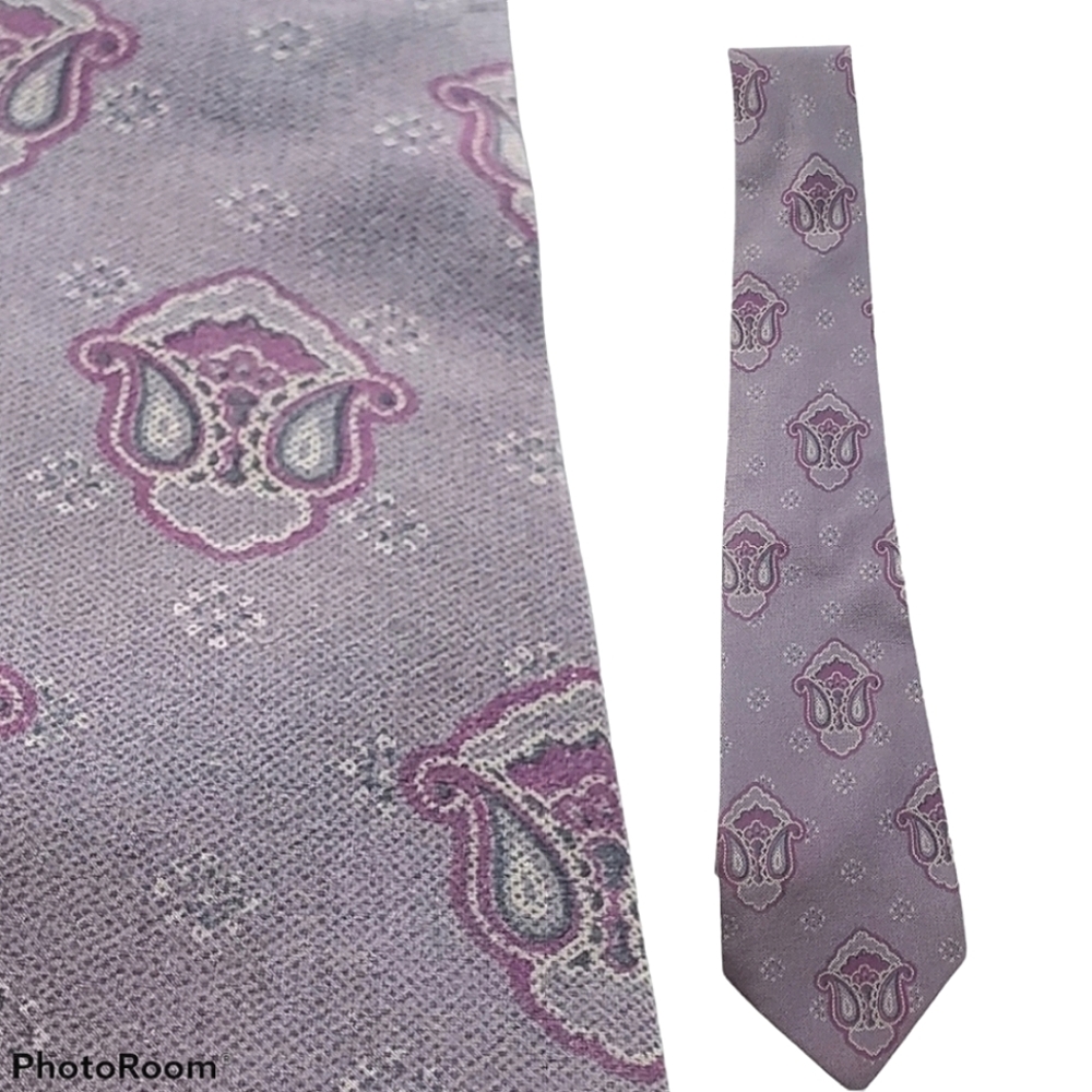 Valentino Cravatte Italy Plum Purple silk tie 58x2.5”